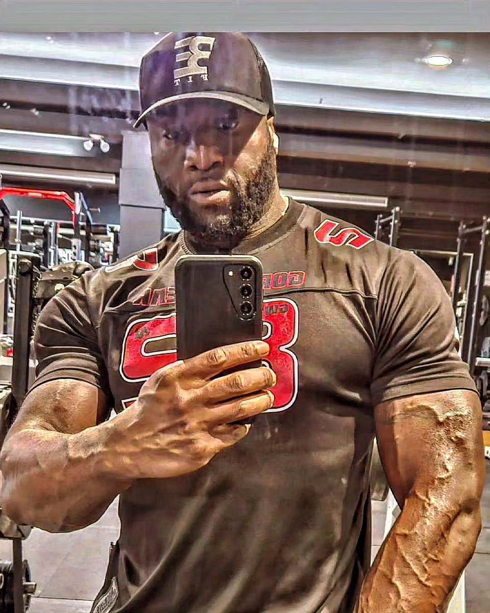 mrmarcus9911's tweet photo. For online coaching/personal training 
and  content visit  31 k plus and growing Instagram profile  

https://t.co/jzt5jnuKvS  

#instagram #bodybuilding #fitness #onlinecoach #fitnesstrainer #getfit #twitterfitness https://t.co/6oeI5WsEPz