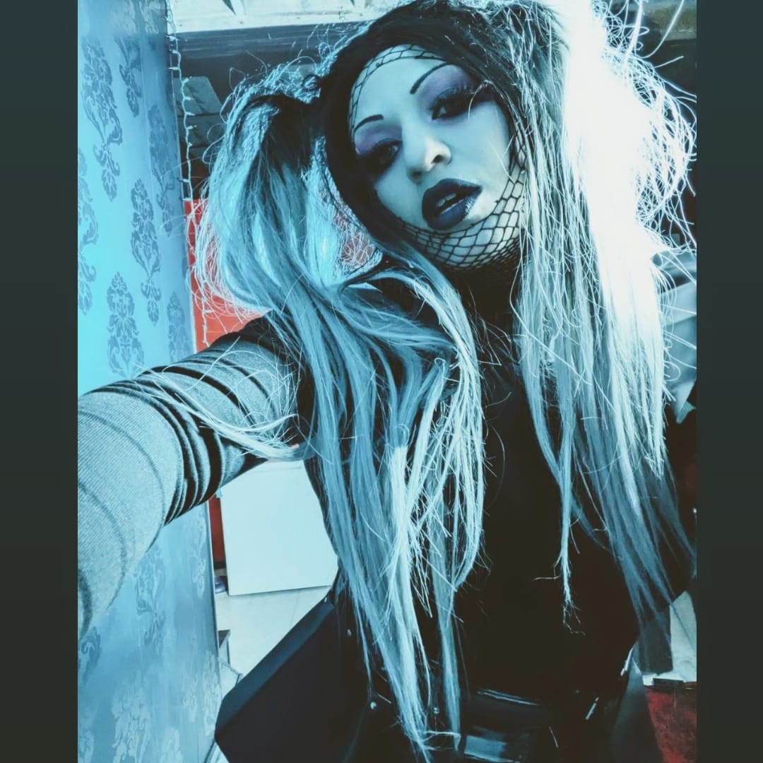 Hey Friends! Have you checked out our new release "GET DRAGGED"?!?!?
Catch us live:
Fri.Oct 27th - Des Moines, Ia - Lefty's
Sat. Oct 28th - Sioux Falls, SD - Bigg's
Sat. Dec 16th- Minneapolis, MN - Skyway Theater Studio B
Meet and Greets available! See you soon! 📷