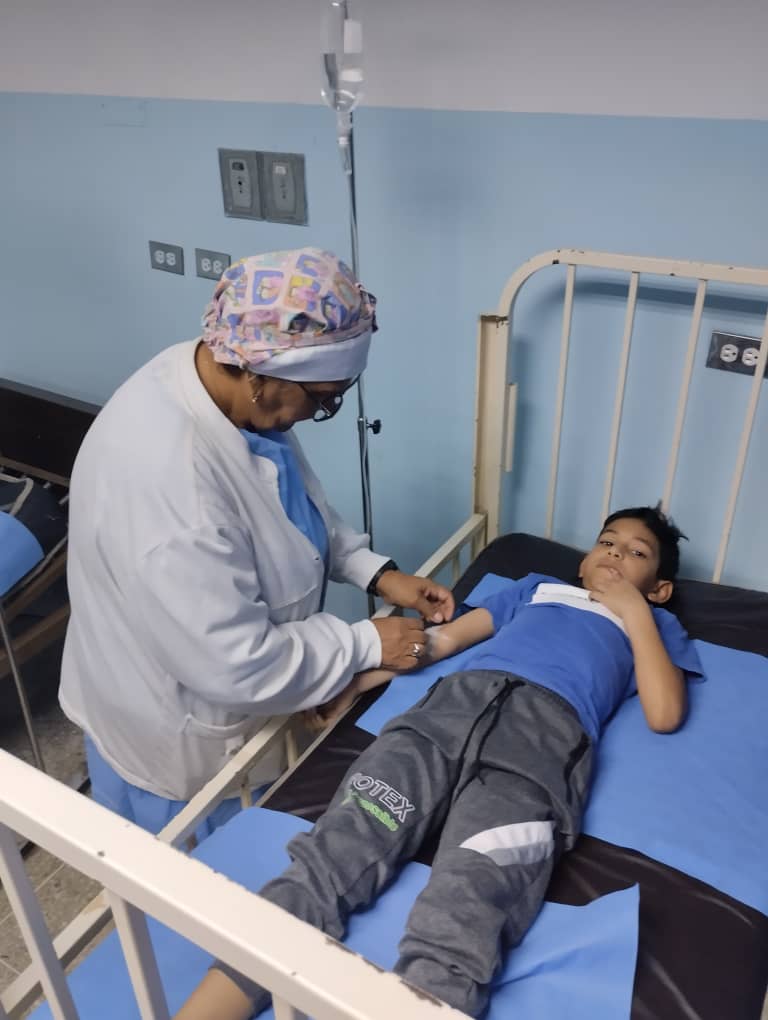 AmbulatorioF's tweet photo. #023OCTUBRE.@AmbulatorioF 24 Hrs Nuestro Equipo Médico,Personal De Enfermería Act Resolviendo Emergencias Beneficiando a los  Pacientes que Acuden a Nuestro Centro con Dedicacion y Amor a su trabajo. 
 #PorUnSeguroMasSocial  @MagaGutierrezV @MinSaludVE @NicolasMaduro @ivssoficial https://t.co/LnzTD8JN9z