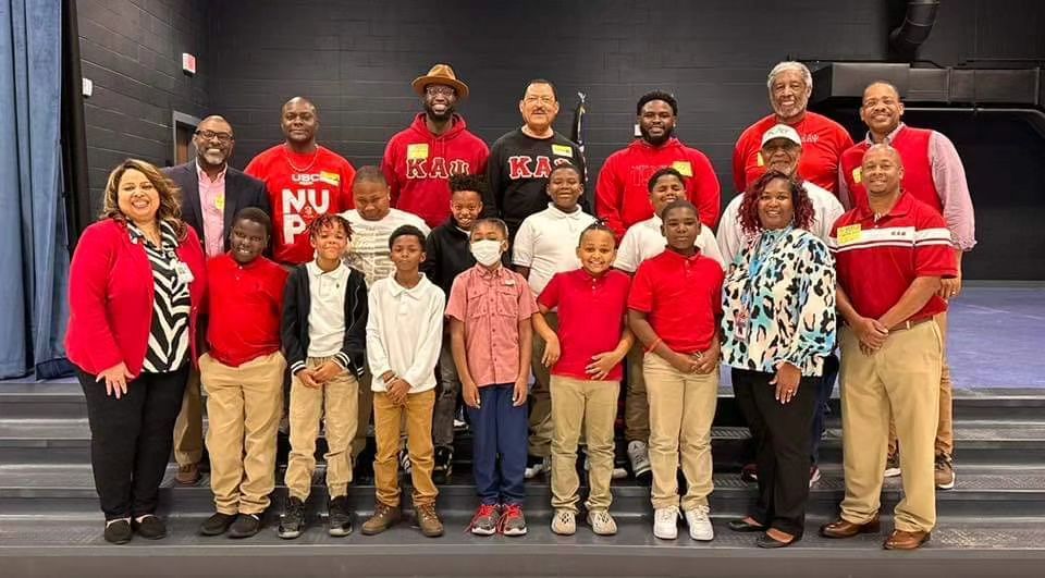 Brothers of the Columbia (SC) Alumni Chapter recently participated in a lunch buddy program at an elementary school in their area. 
🔄 @sodacitynupes
#kapsi1911 #sepkapsi #5thobjective #community #service