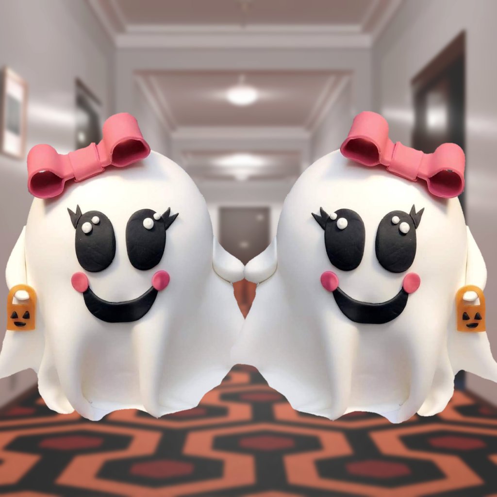 themakery's tweet image. Oh ya! A cute little Shining throwback for you. Can't be scared of these little cuties!

#Ghostcake #cuteghost #halloweencake