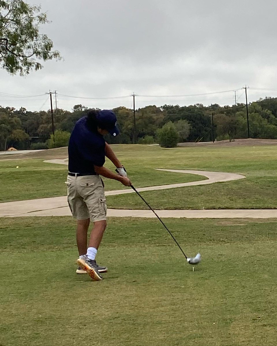 VMHSGolf's tweet photo. Great day for a golf tournament at Fort Sam Houston La Loma! Your hard work is paying off, keep it up! 🤩⛳️ https://t.co/n7LHpFTOaw