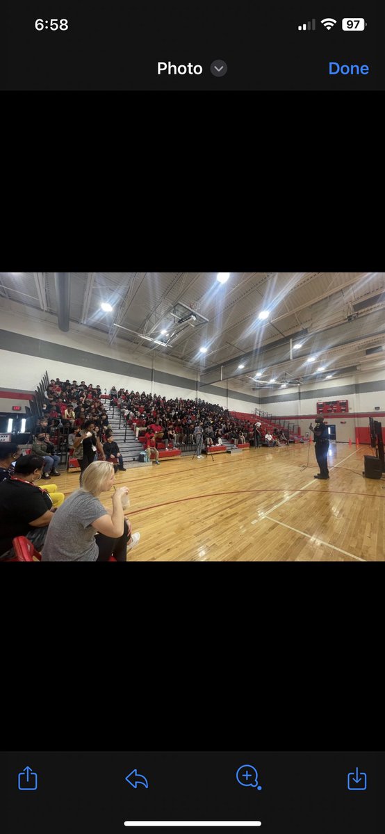 RaulCollins16's tweet photo. Huge shoutout to @RylanderM_ Mr Reed Principal Velasquez and Counselor Malik @ODMSMustangs for inviting me to their annual #RedRibbonWeek festivities @AliefISD we really enjoyed the fellowship @houstonpolice #OCA #GREATUNIT @HPDLGBTQLIAISON ๐๐๐พand Mike and Chuck! @van4584 ๐๐พ๐๐พ๐ฏ https://t.co/Eaeh1ZnMGo