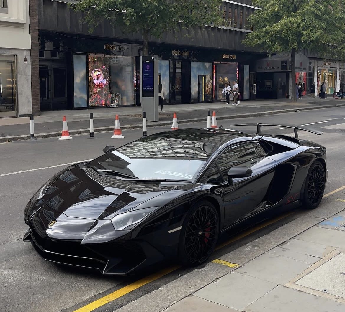 LuxuryCars365's tweet photo. Lamborghini Aventador SV ☠️ https://t.co/xtcw5kbOKZ