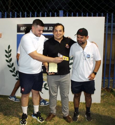 exa2003's tweet image. 🧡 Desde #LaNaranja2003 agradecemos al @exacasjoficial y a sus autoridades el reconocimiento por nuestro 20° aniversario.

💙🤍 Nos sentimos orgullosos de formar parte de #ElMejorExaDelPaís

🙌 Saludamos a las promociones @93ExaCASJ y @exa2013ps por sus respectivos aniversarios.