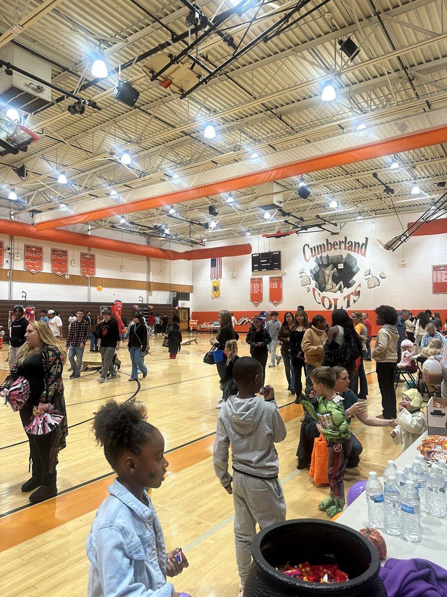 MissDeWinne's tweet photo. Our first Fall Fest was a huge success! 🎃👻 Shoutout to everyone who helped make this happen! https://t.co/tMxEvJS4up