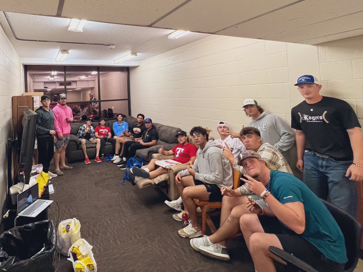sambjorling's tweet photo. You can see the electricity in McKee3 tonight as the boys are all in on Game 7‼️

Alumni the you can imagine the atmosphere…come back &amp; see us Nov 4 for the alumni game &amp; Connor Counce HOF Induction‼️ 

#LetItLoose #AggieFamily https://t.co/0zZB462cLh