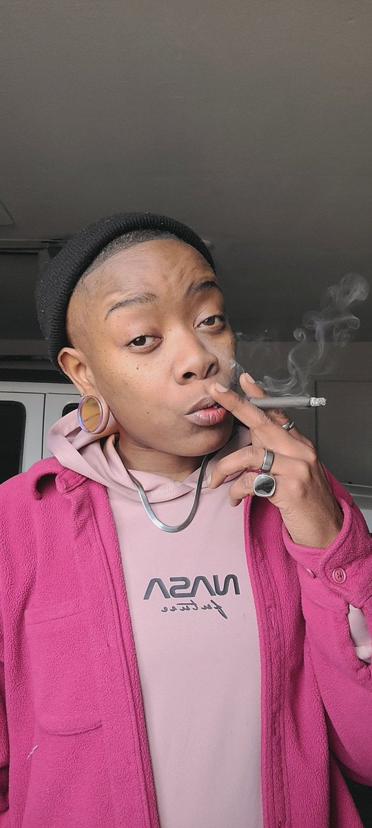 xTMOJ's tweet photo. @GeminiTerms I'm more into to body mods - IE: stretched lobes 38mm #Gemini #may29 https://t.co/7oX3h8TLRo