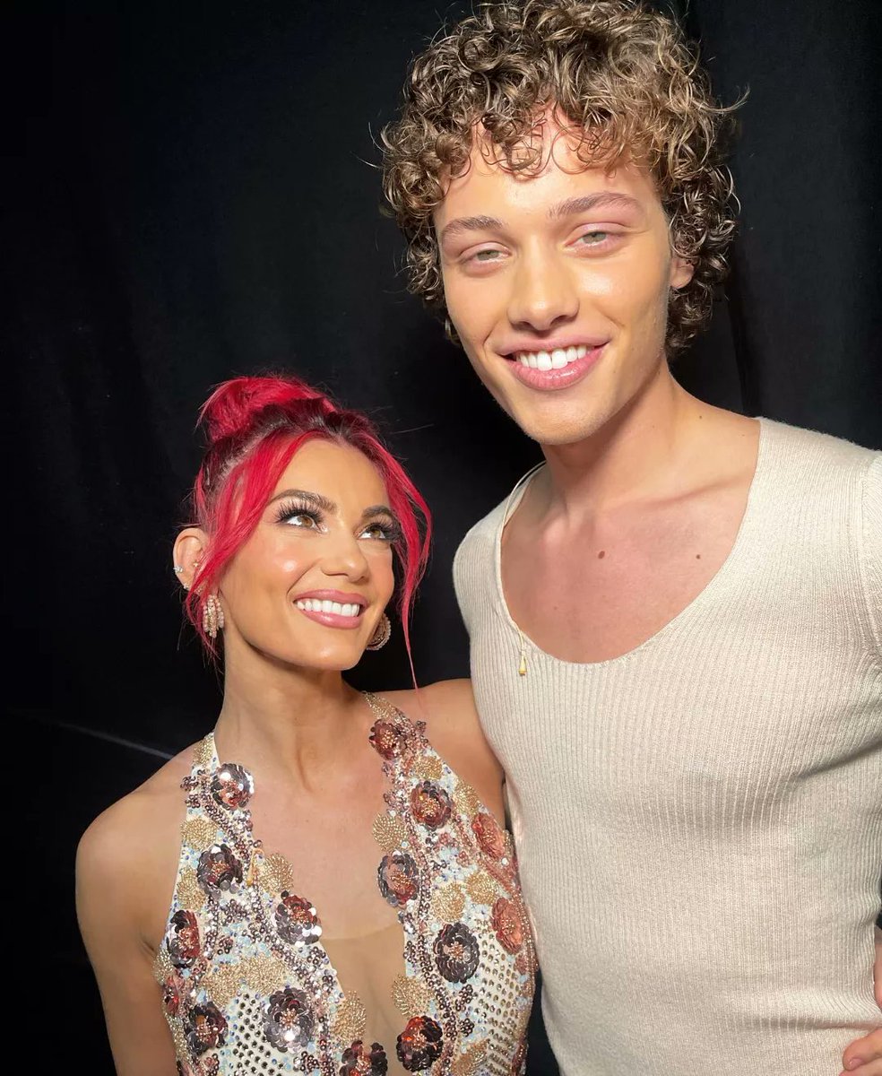 bobbybraziers's tweet photo. bobby and dianne's vienesse waltz outfits 💗💗💗 love love love 🥰

#strictly 🪩✨ https://t.co/2y4qwNxhd0