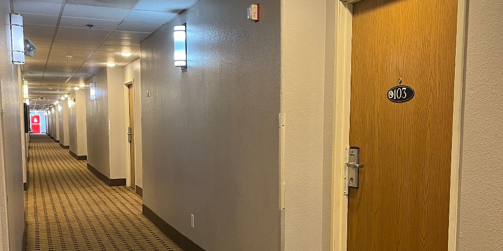 Today #PHX opened another new temporary hotel shelter.

#Phoenix is partnering with <a href="/CASS_AZ/">Central Arizona Shelter Services</a> to operate this 60-room shelter to serve people 55 and older. 

This location will operate until renovations are done on a permanent senior shelter set to open next year.

#PHXSolutions