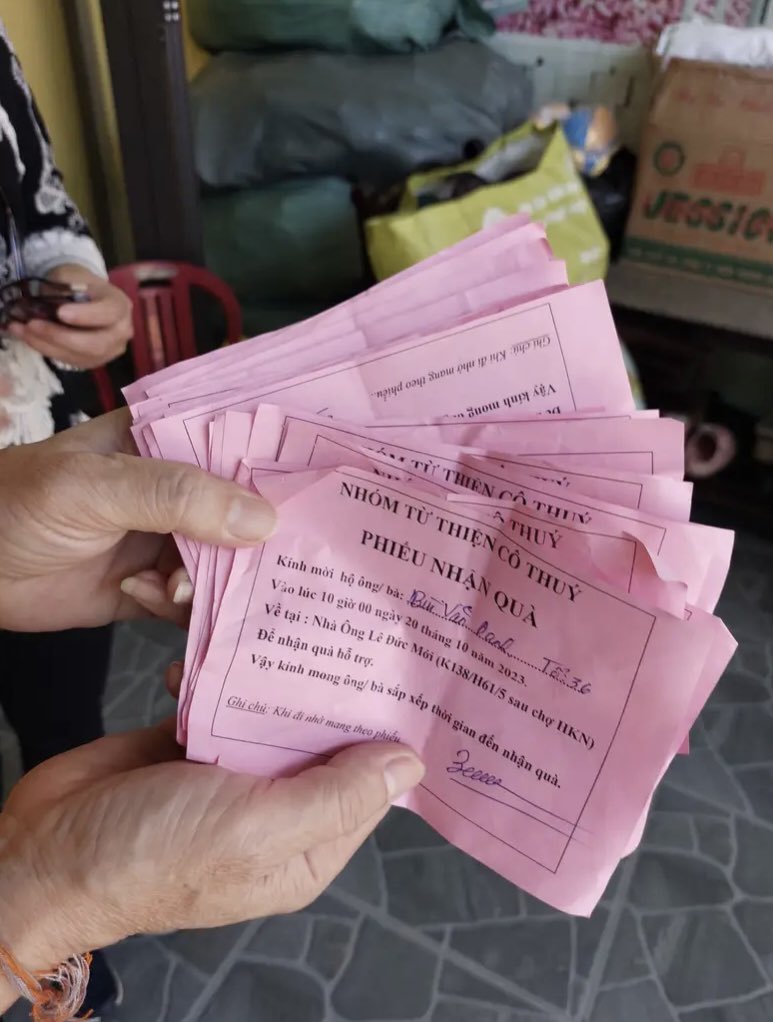 with more &amp; more floods that are more severe in Vietnam, I’m grateful for my friends’ efforts in getting the aids out there to those in need! 👏💐🙏