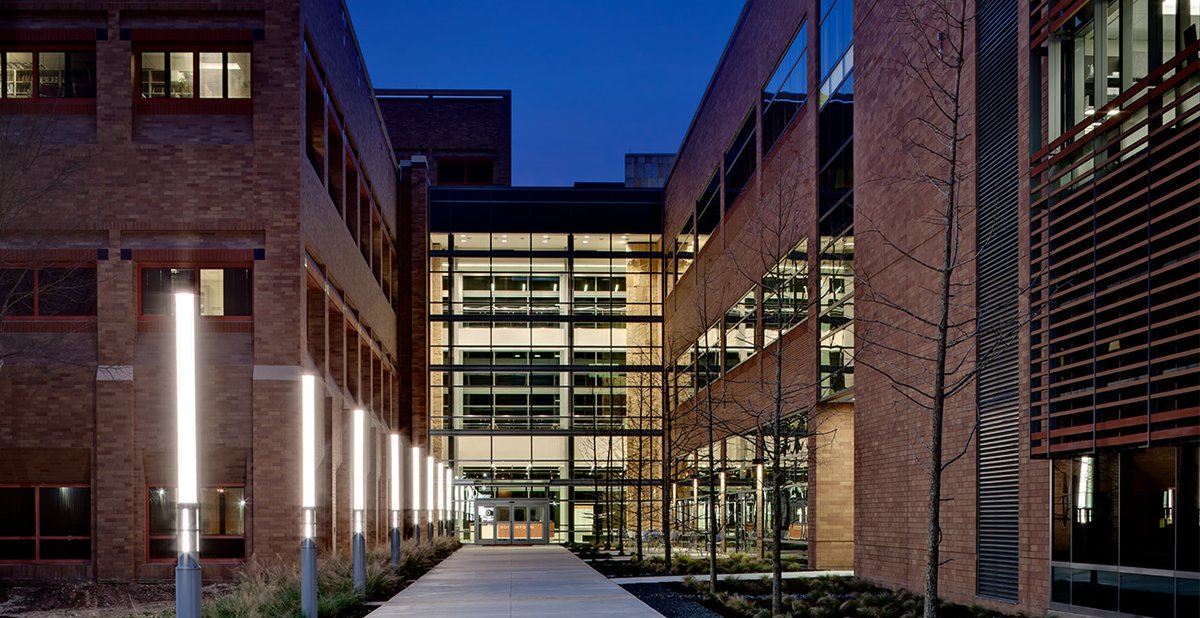 InsightLtg's tweet image. Have you seen the San Antonio Military Medical Center, armed with the #SmartColumn(EU)? These fixtures not only offer visual wayfinding to the entrance but also enhance safety and comfort for all patients with excellent vertical illuminance  #wayfinding  #lightingdesign #hospital