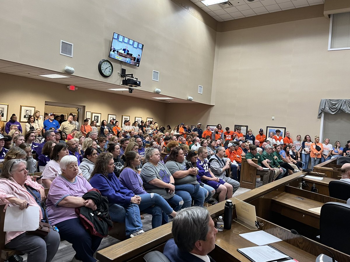 Despite a full house tonight, the Sumner County Commission voted to wait a week to consider a request to use school district reserves to fund athletic facility improvements. Read more in this week’s <a href="/Hville_Standard/">Hville_Standard</a>
