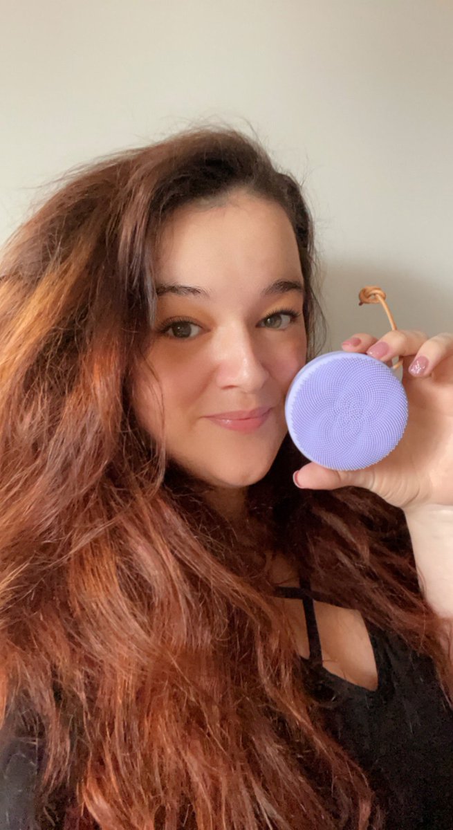 EmbraceBrisbane's tweet photo. Billed as a “must have shower device” this massaging body brush is a full-body super hygienic spa experience in the palm of your hand.

Read the full article: Break up with your shower loofah for this handy device
▸ https://t.co/Lk2GnSSrHx

#loofah #EmbraceBrisbane https://t.co/ggUv8U0H9X