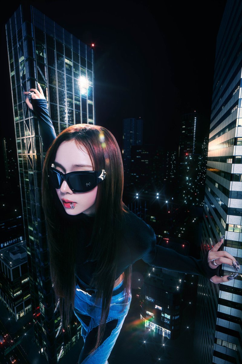 aespa_official's tweet photo. 에스파, 새 미니앨범 ‘Drama’에 담은 드라마틱한 감성! 
수록곡 ‘Trick or Trick’, 거부할 수 없는 치명적 매력 선사! 윈터 압도적 존재감 빛나는 티저 화제!

https://t.co/z5CWzFfHEP

#aespa #æspa #에스파 
#WINTER #윈터
#Drama #aespaDrama https://t.co/Jd53HLQXXQ