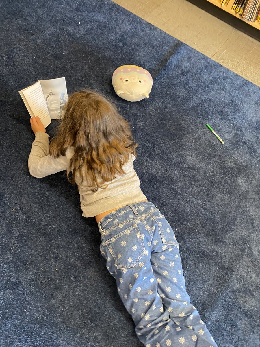 Andrea LaPointe (@alapointe_) on Twitter photo D.E.A.R fun at Katzie today. Happy <a href="/CdnSchoolLibrar/">Cdn School Libraries</a> Day! We ❤️🧡💛💚💙💜 our Teacher Librarians <a href="/vansanten_c/">Katzie LLC</a> and <a href="/Alexatheteacher/">Alexa Ferris</a> and our Library Learning Commons #sd36tl D.E.A.R fun at Katzie today. Happy <a href="/CdnSchoolLibrar/">Cdn School Libraries</a> Day! We ❤️🧡💛💚💙💜 our Teacher Librarians <a href="/vansanten_c/">Katzie LLC</a> and <a href="/Alexatheteacher/">Alexa Ferris</a> and our Library Learning Commons #sd36tl
