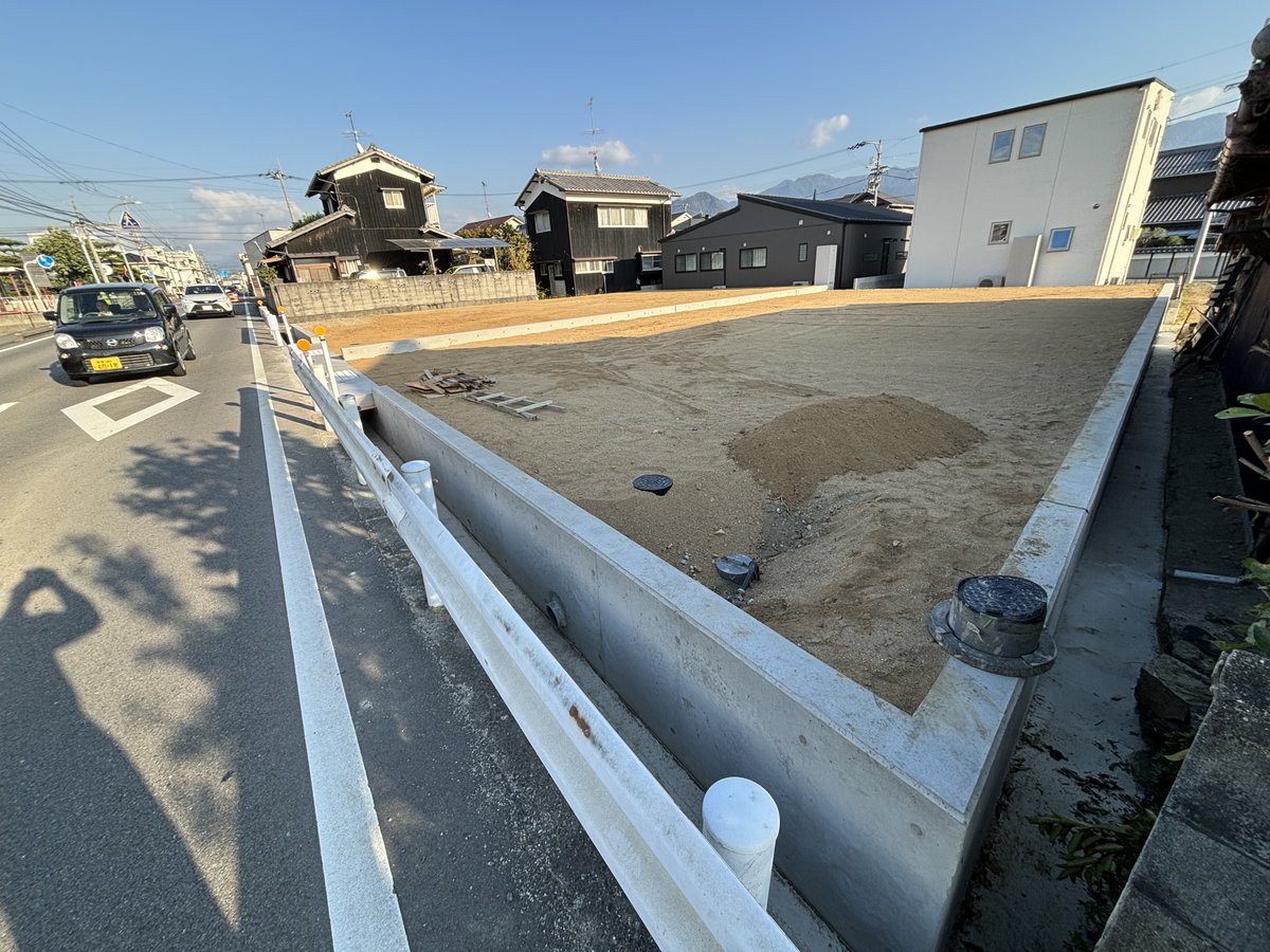 krooms21's tweet photo. 東温市田窪のA・B号地の造成工事、完了済です。
A・B号地共に1,580万円になります。

住宅用地に如何でしょうか。 https://t.co/0QdKuPvjtO