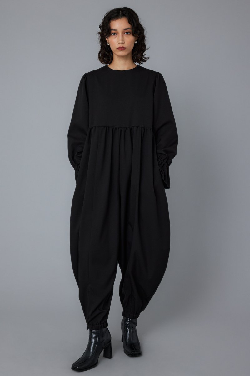 美品✨HeRIN.CYE ヘリンドットサイ 2023AW フリル オールインワン 美品✨HeRIN.CYE ヘリンドットサイ 2023AW フリル オールインワン