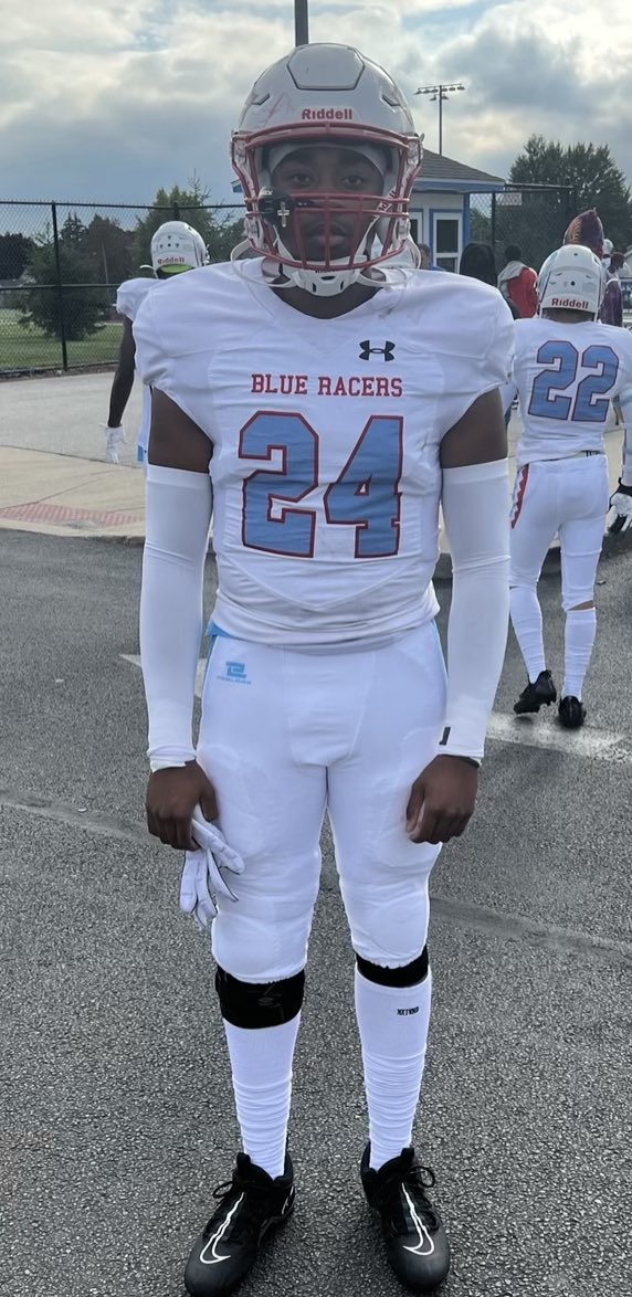 StevenLoveII1's tweet photo. Iโm am blessed to receive an offer from Wooster College #Blessed1
@coachAlBrownBHS @Barringer19 @CameronBurgess5 @blueracersports https://t.co/38ZHrMHxPE