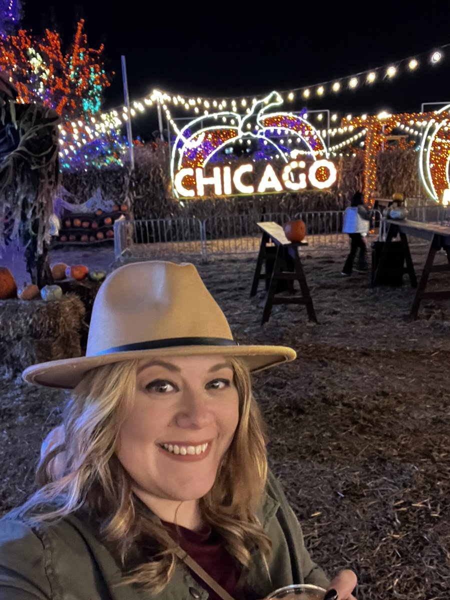 Kymi917's tweet photo. Out & About doing fun things & being basic!! #pumpkinprincess https://t.co/D9ELidCSDz