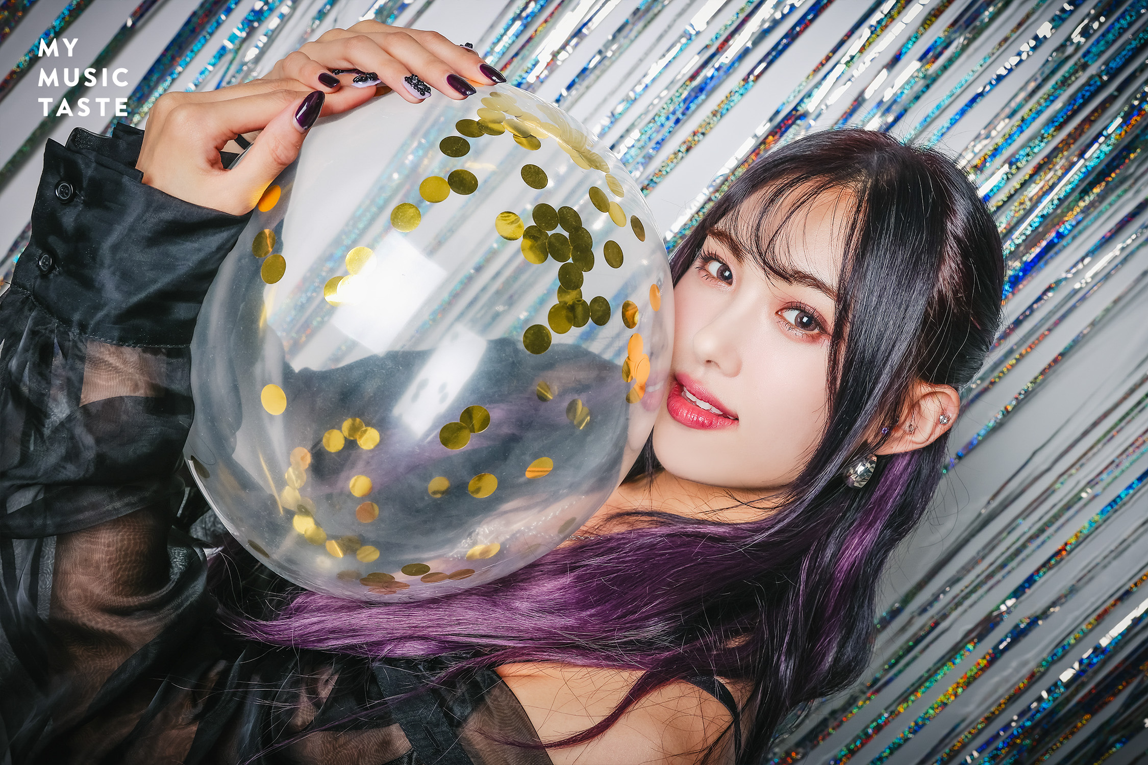 F9KzVF_awAABZV4?format=jpg&name=4096x4096