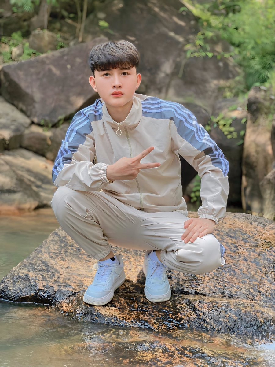 Pihuns03's tweet photo. Lúc nào em cũng sầu bi
Nhưng là sầu bíu ti phun 🤪 https://t.co/kNPsaJ9zAB