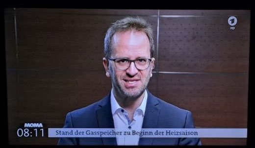 Klaus Müller (@klaus_mueller) on Twitter photo 🇩🇪 ist dieses Jahr besser vorbereitet als auf den letzten Gaswinter:
➡️ 99% gefüllte Gasspeicher
➡️ stabile Gasimporte aus 🇳🇴, 🇳🇱 & 🇧🇪
➡️ 3 LNG Terminals laufen & 3 weitere werden erwartet
➡️ Geldbeutel-sparsamer Gasverbrauch hilft (🙏 -20%)
<a href="/morgenmagazin/">ZDF Morgenmagazin</a> <a href="/bnetza/">Bundesnetzagentur</a> @bmwk 🇩🇪 ist dieses Jahr besser vorbereitet als auf den letzten Gaswinter:
➡️ 99% gefüllte Gasspeicher
➡️ stabile Gasimporte aus 🇳🇴, 🇳🇱 & 🇧🇪
➡️ 3 LNG Terminals laufen & 3 weitere werden erwartet
➡️ Geldbeutel-sparsamer Gasverbrauch hilft (🙏 -20%)
<a href="/morgenmagazin/">ZDF Morgenmagazin</a> <a href="/bnetza/">Bundesnetzagentur</a> @bmwk