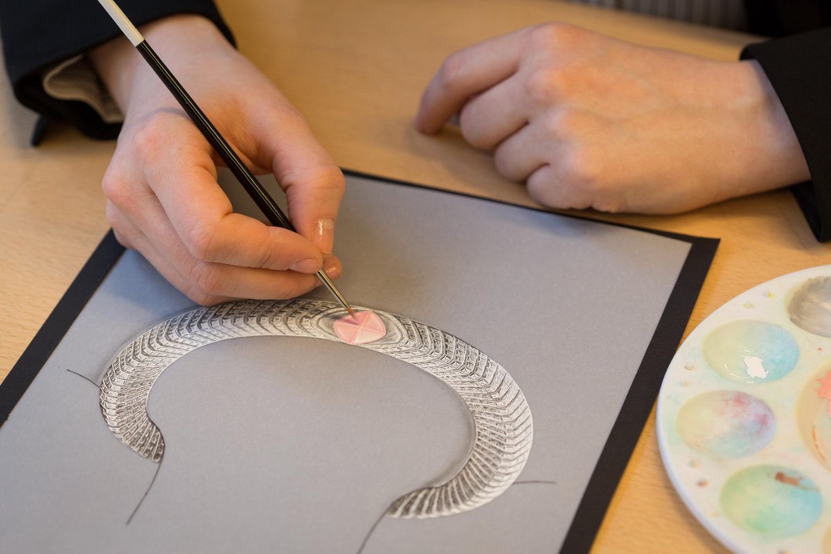 The Corporate Sustainability #DueDiligence Directive is now in its final stretch of negotiations 📋

📣The EFJ calls for the future Directive to take into account the specificities of the 🇪🇺#jewellery sector, mainly composed of #SMEs 💍

▶️More on tinyurl.com/4m52xdtw