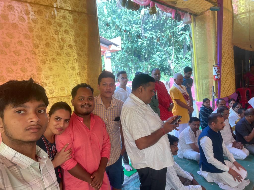 DrPKashyap's tweet photo. As Maa Durga leaves for her heavenly abode, sought the Divine Goddess's blessings and prayed for everyone's well-being on #MahaDashami 

#DurgaPuja2023 https://t.co/fbPjRd7zcU