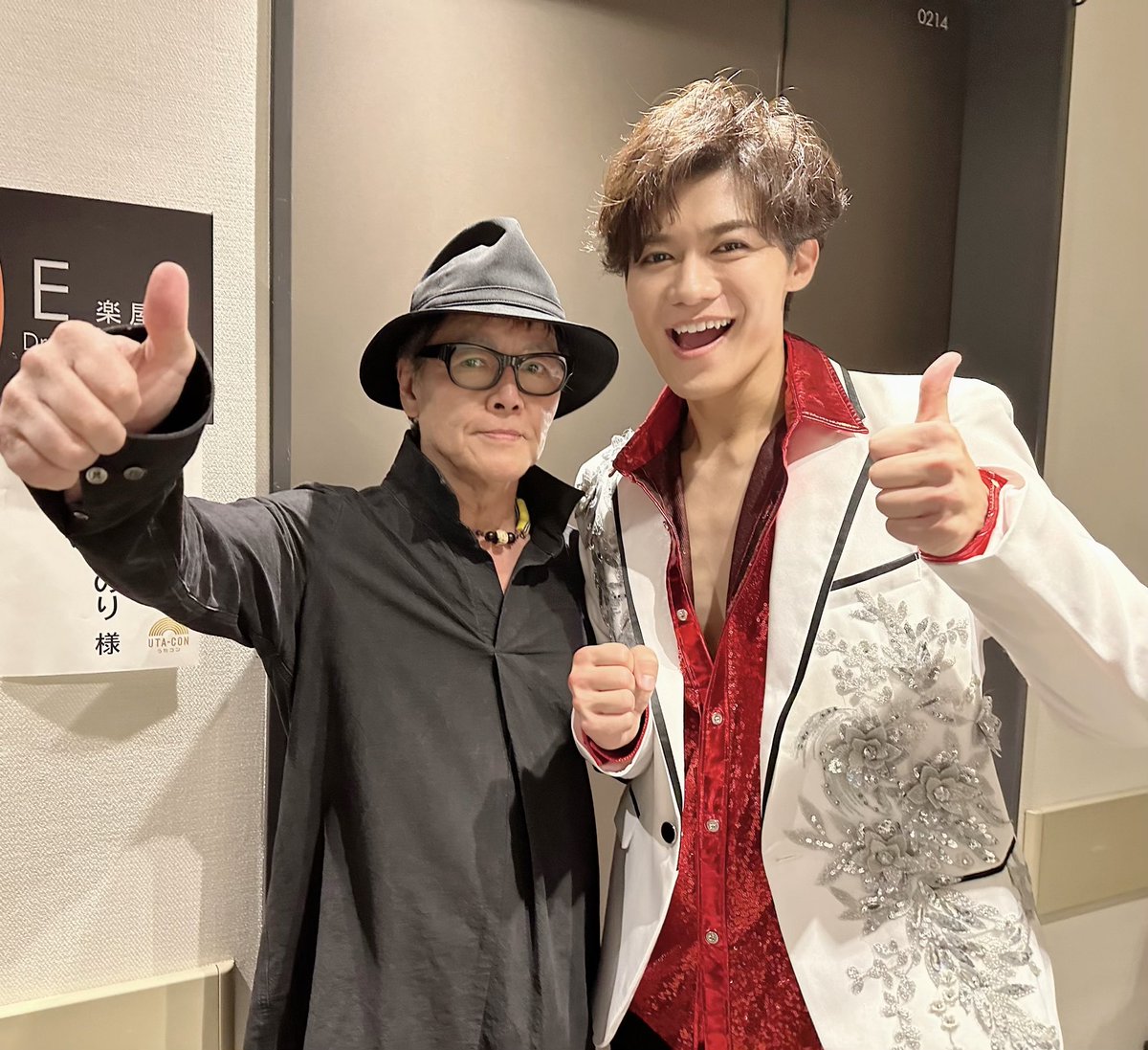 あまりにも突然のことで、未だ信じられません。

西城秀樹さんが繋いでくださったご縁から出演させていただいた先月9月26日のNHK「うたコン」。初めてもんたさんとご一緒した時の圧倒的オーラと、もの凄いパワーに衝撃を受けました。
そのオーラとパワーになんとか負けないようにと必死に喰らい付い