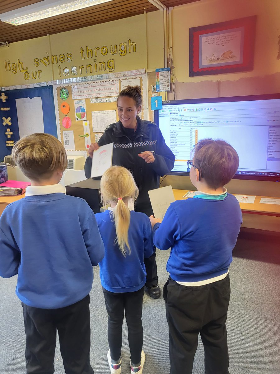NWPSchoolBeat's tweet photo. PC Jane was at St Annes Catholic School in Wrexham  (@StAnnesWrexham) where the learners gave her some amazing pictures they had drawn https://t.co/OrwKANReWq