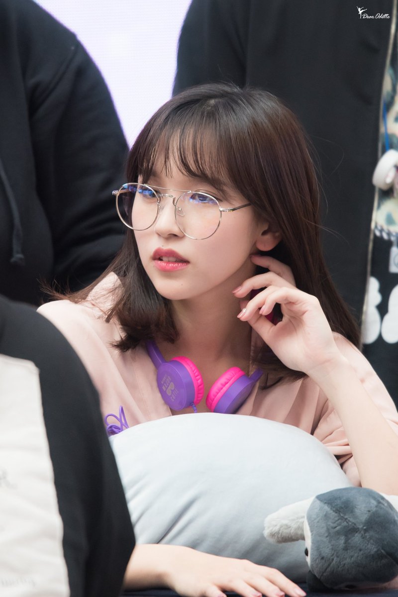 JeongieWongiee's tweet photo. Game? (2.0)

A short English Jeongmi soc media au #Jeongmi 

Jeongyeon's life was relatively simple until she came along.

OR the Jock!Jeongyeon and Nerd!Mina au inspired by a tiktok prompt I saw long ago.

(The Jeongyeon POV of part 1) https://t.co/OKW1mXeJyE