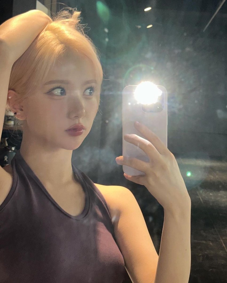 rloldI's tweet photo. 오랜만 🥹🖤 https://t.co/CVISkQeCu9
