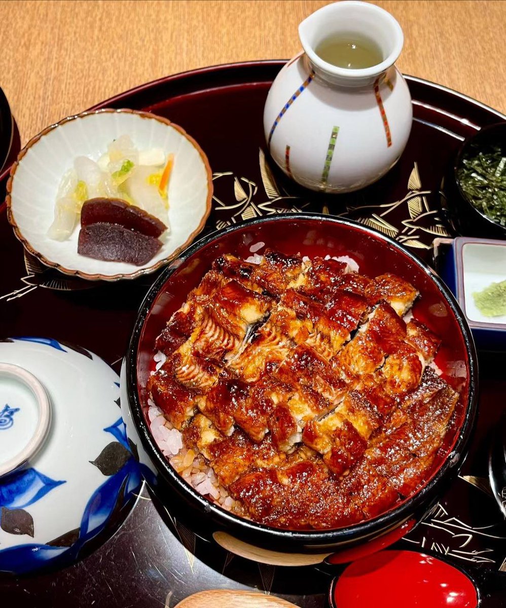 今日の昼食は鰻丼でした。😋
いただきます😊