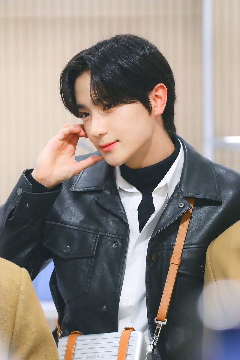 epicure913's tweet photo. 231023 

#현재 #이재현 #더보이즈 
#THEBOYZ #HYUNJAE https://t.co/xkQTadZSrP