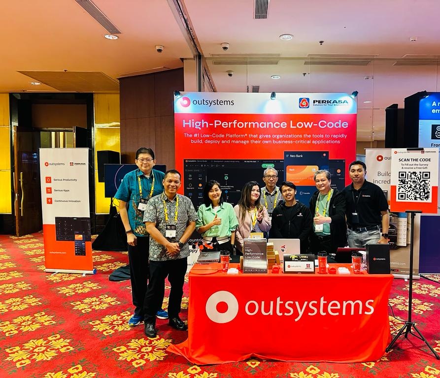 perkasaid's tweet photo. Day 1 WFIS event with @OutSystems teams @Tradepassglobal #outsystemspartner #oustsystemsinindonesia #WFISIndonesia #WFIS2023 #lowcode #lowcodeplatform https://t.co/UK5Y55PuCc
