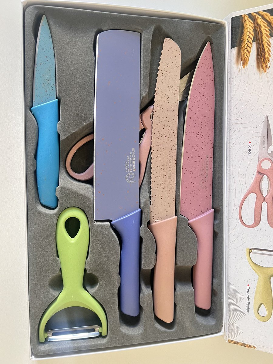 BwHome_stuff's tweet photo. Knife Set available for P155 🔪 💫💫
📱 74609128 
#home #kitchen #knife collection https://t.co/3DRLq48cd8