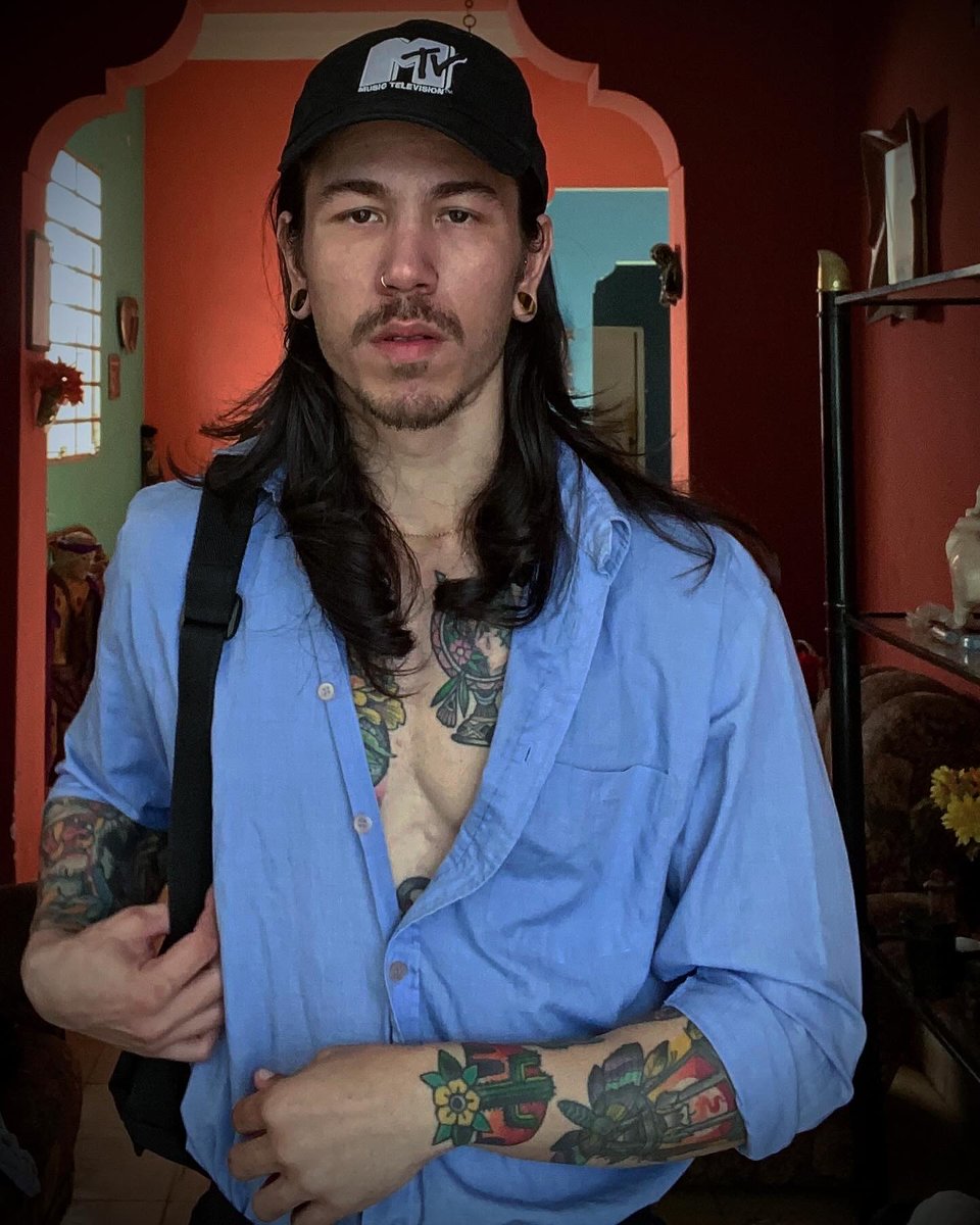 Mi cara cuando me acuerdo que Twitter o como se llame, todavía existe :(