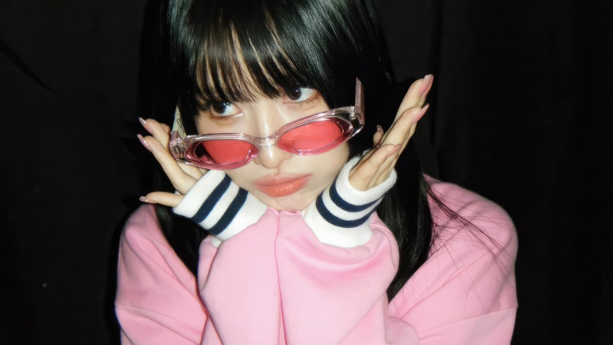 pogzilla1's tweet photo. #MOMO Desktop Wallpapers

#TWICE #트와이스 #모모 https://t.co/i7aRH6td0c