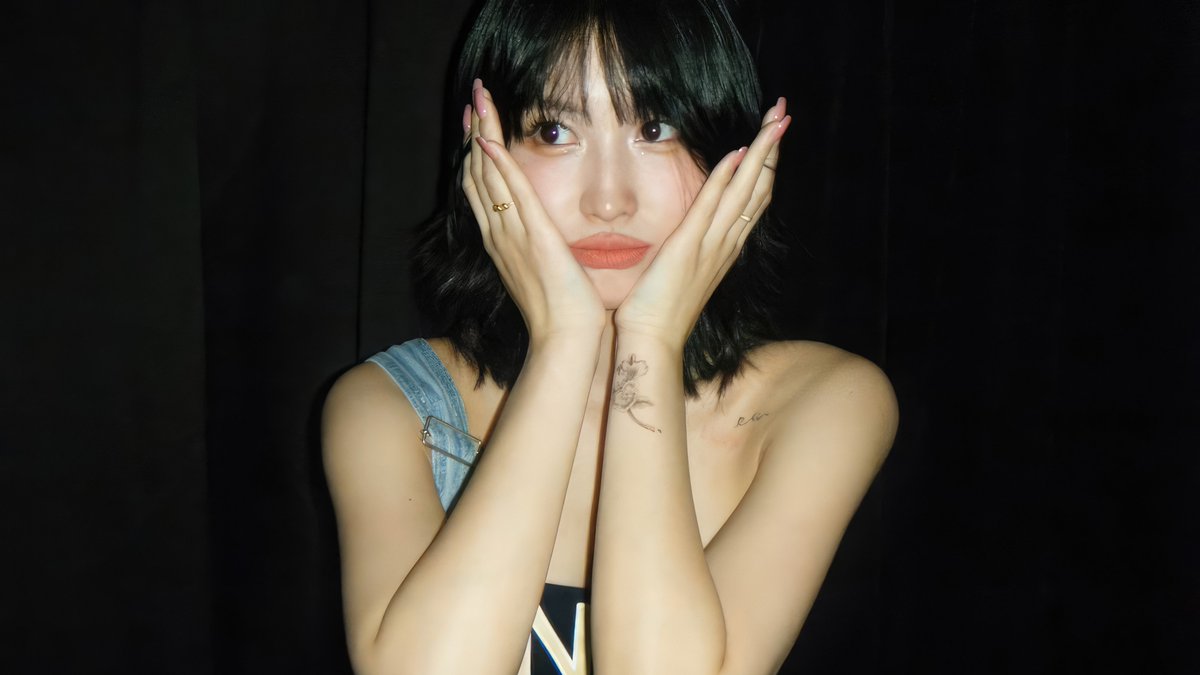 pogzilla1's tweet photo. #MOMO Desktop Wallpapers

#TWICE #트와이스 #모모 https://t.co/i7aRH6td0c