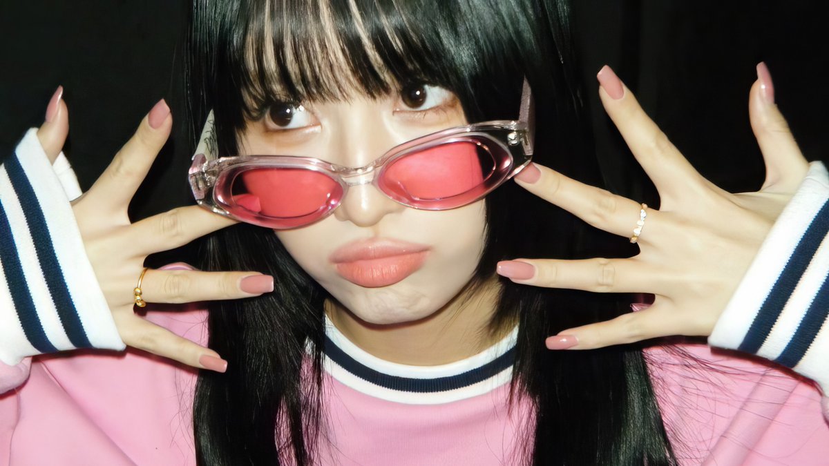 pogzilla1's tweet photo. #MOMO Desktop Wallpapers

#TWICE #트와이스 #모모 https://t.co/i7aRH6td0c