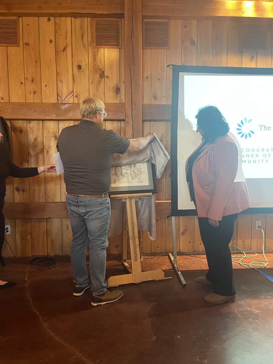Tonight, artist Casey McCoy surprised Dr. Licona Community Health Leadership Award Recipient, Tara Bay, with a custom piece with her family, living and past!