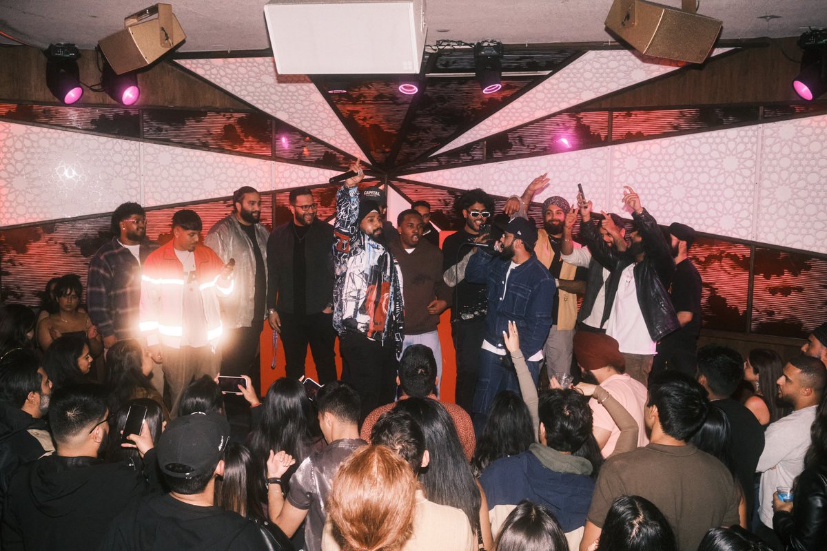 goldlennon's tweet photo. Sultan to Madison Square

Performed at a sold out venue. Life manifesting infront me. Thank you to anybody that popped out https://t.co/lhtxx4ho4k