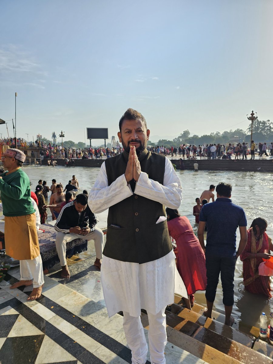 galgaliker's tweet photo. सत्य की हमेशा जीत होती हैं और 
   बुराई पर अच्छाई की जीत..
 
दशहरा के इस दिन से अनन्त शत्रुओं और नकारात्मक ऊर्जा पर विजय प्राप्त करके 
अपने जीवन का एक नया अध्याय शुरू करें 
प्रभु आपको हमेशा ज्ञान और अच्छे स्वास्थ 
का आशीर्वाद दे।
आप सभी की दशहरा की हार्दिक शुभकामनाएं.
#दशहरा_ https://t.co/rHDdRFi6qu