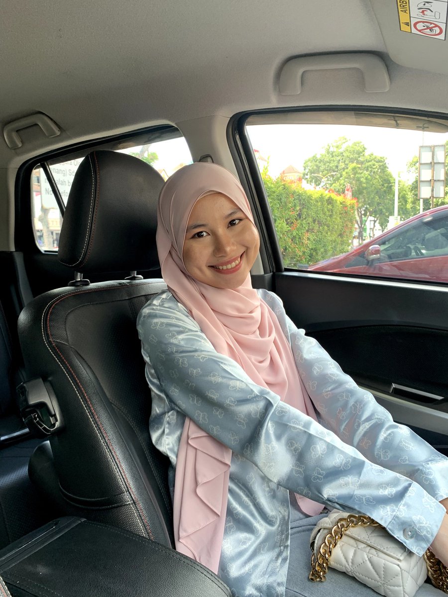 syitahsarah_'s tweet photo. finally im back 😭💗 https://t.co/D4M8UqMJR8