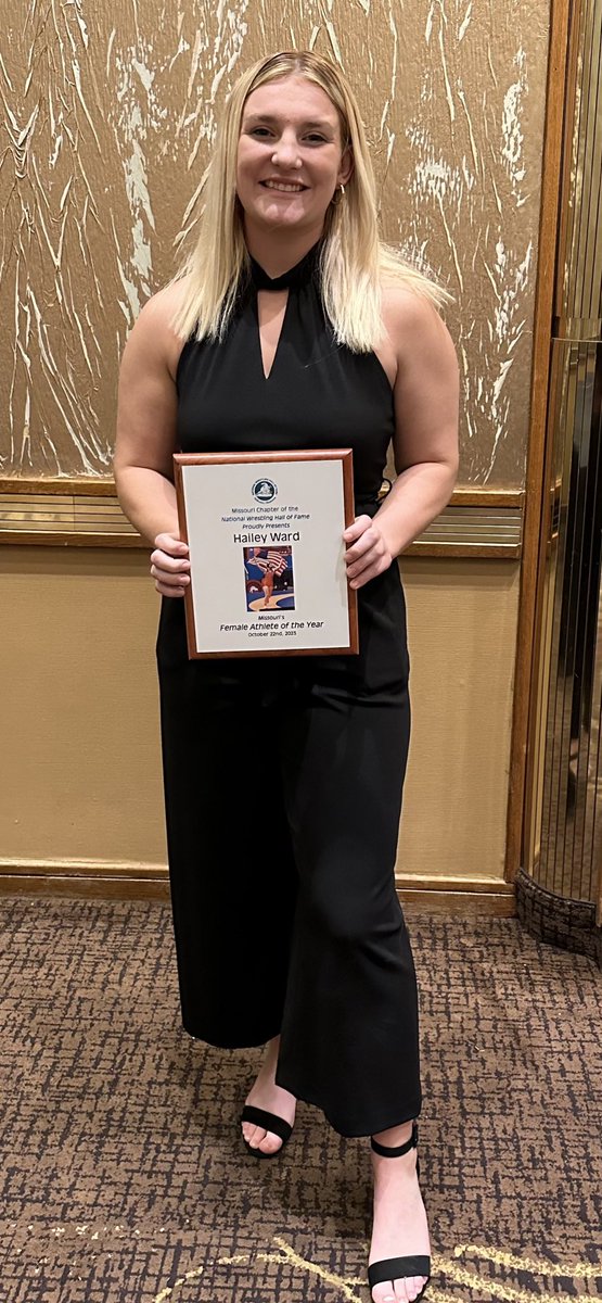 Recognized Haley Ward this past weekend in Columbia, MO at the  banquet for the National Wrestling Hall of Fame, MO Chapter.  Haley was the 2023 Missouri Female Athlete of the year!  <a href="/FortOsageAD/">Zach Dudley</a> <a href="/beckymac03/">Becky McIntyre</a> <a href="/FortO3356/">Jesse Reser</a> <a href="/MoWestWrestling/">MO West Wrestling</a> <a href="/Dudley3385/">Zach Dudley</a> <a href="/haleyward1109/">Haley Ward</a> <a href="/DarickLapaglia/">Darick Lapaglia</a>