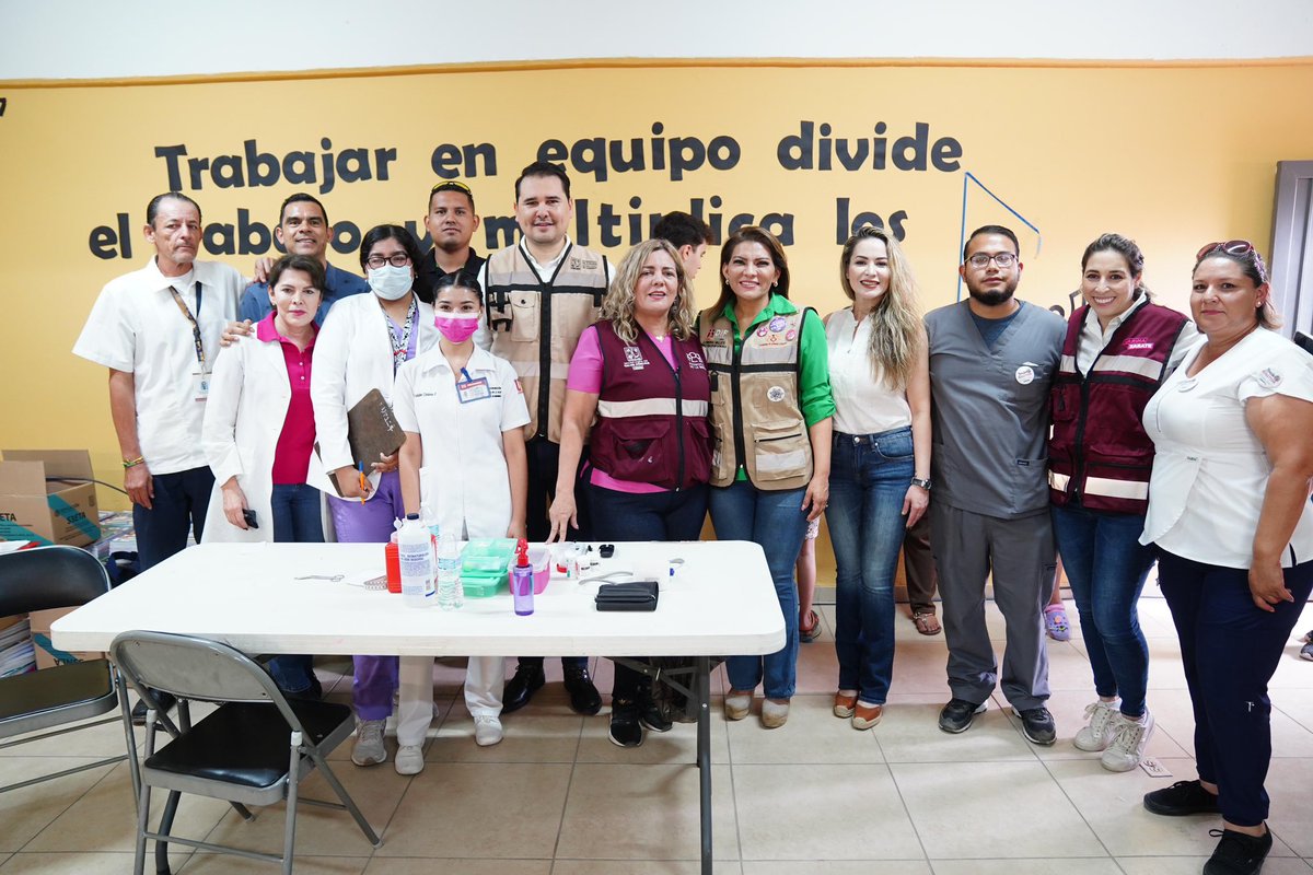 LoreniaValles_'s tweet photo. El trabajo de médicas y médicos es fundamental para la salud y el bienestar de la población. Sin su labor no serían posibles las Jornadas por la Discapacidad o las Ferias de Servicios por la Transformación. Mi respeto a todas y todos, entre ellos, quienes son parte de @DIFSonora. https://t.co/ZuqvVX6LC2