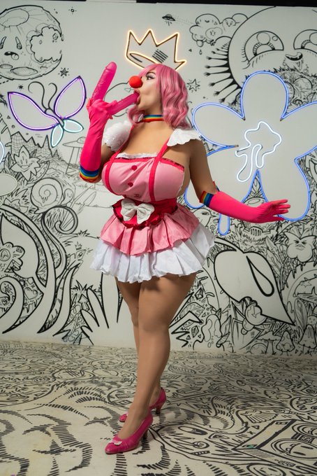 Geiru Toneido from Ace Attorney 🤡🎈🎈 https://t.co/eB1gmq2hPU