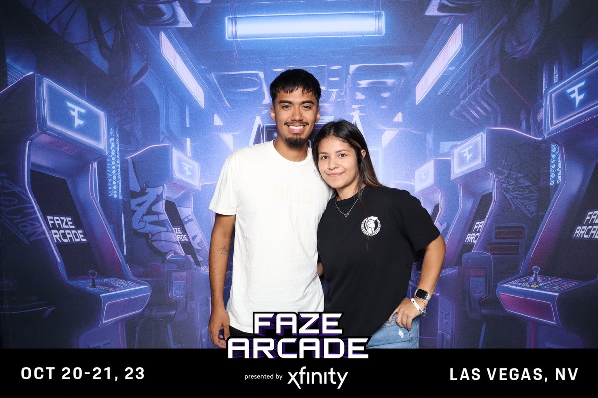 Ale00Gut's tweet photo. 6 am: arrive at Vegas 
7pm: run to the airport to catch our flight back home 
0/3 on meeting him but next meet up will be the one where I will finally meet Nick
Thank you to the team for  holding another amazing event @MFAMCentral @NICKMERCS Special thanks to @ULEET 🎮 https://t.co/5ET44AN7Ty