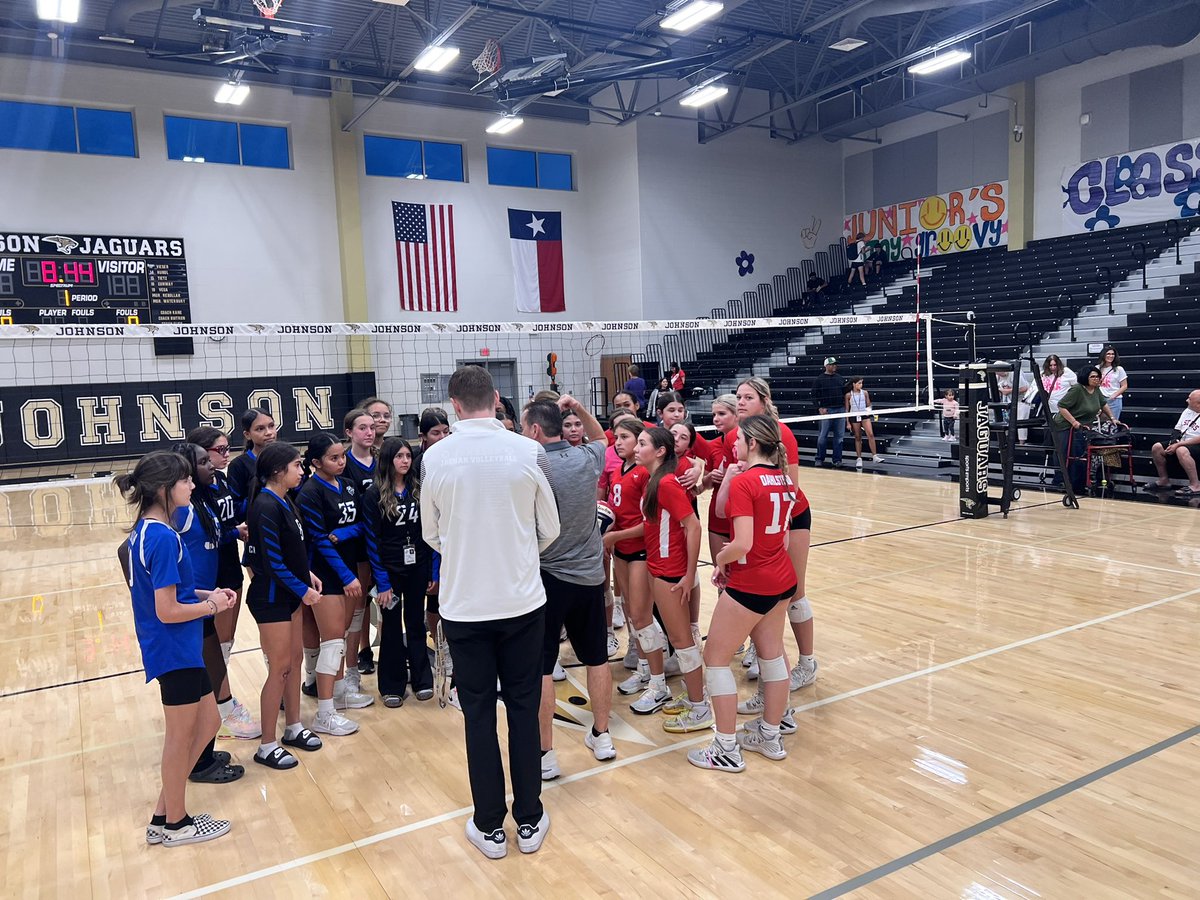 CoachLMoffett's tweet photo. Congrats to our @HaysCISD #MSVB teams on a Gr8 season. Enjoyed watching their final games tonight. #LetsGo @drwrighthays @DustyGibbs18 @jggomezsr @MarivelSedillo @SMS_Wolverines @chapa_athletics @DMS_Mustangs @MMSTigerSports  @BartonBobcats  @wmsrangers https://t.co/JIVqz3z1IO